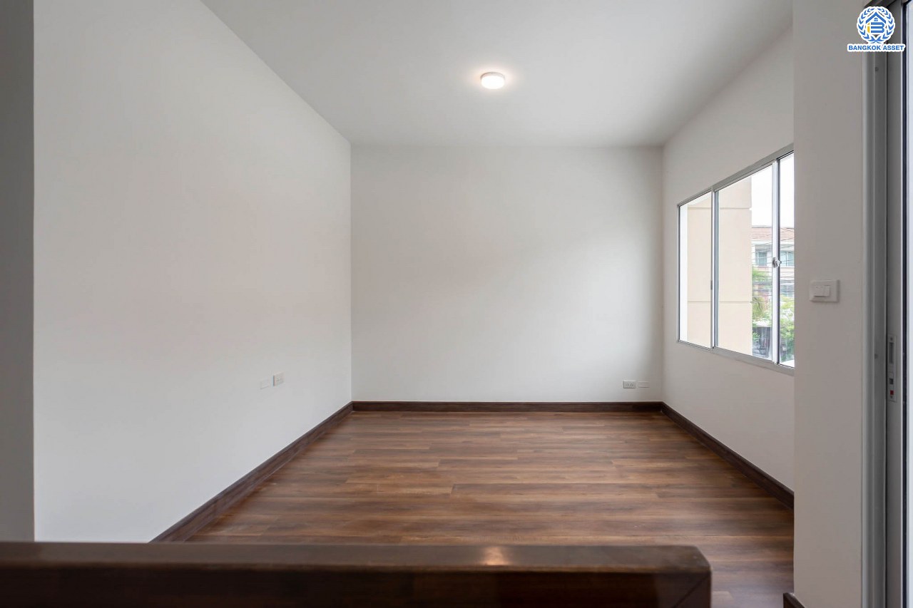 บ้านมือสองตกแต่งใหม่ ทาวน์โฮม 3 ชั้น ม.ทาวน์พลัส เพชรเกษม-บางแค เนื้อที่ 19.4 ตร.ว. ฟังก์ชัน 3 ห้องนอน 3 ห้องน้ำ จอดรถได้ 1 คัน รองรับทุกกิจกรรม บนทำเลเชื่อมต่อหลายเส้นทาง ใกล้จุดขึ้นทางด่วน "วงแหวน-กาญจนาภิเษก" และรถไฟฟ้าสายสีน้ำเงิน "สถานีบางแค"